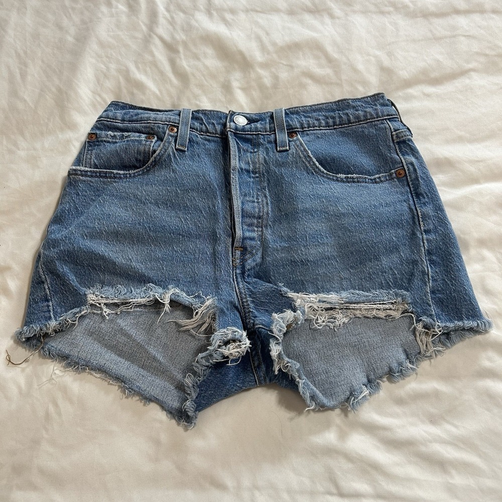 Women's Levi's 501 Original Distressed Cut-Off Shorts Button Fly W28